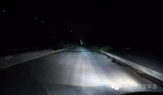 尤其是改過氙氣大燈的車主們，定期檢查電路，檢查火花塞是否積碳老化，這是很有必要的！