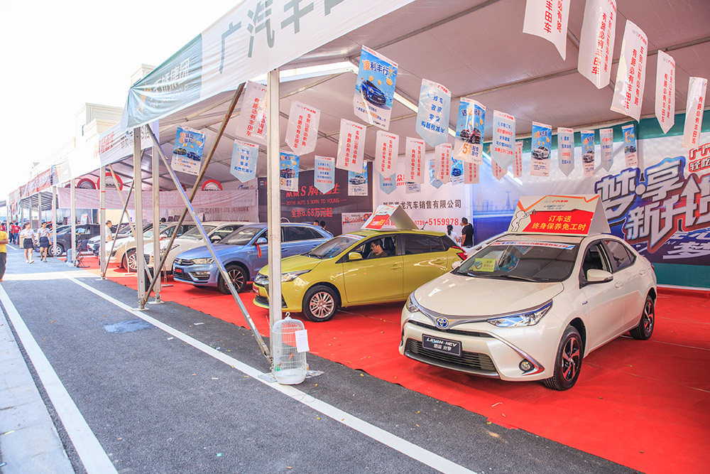 【車展第一天】遇到那個TA，放棄蘋果8......