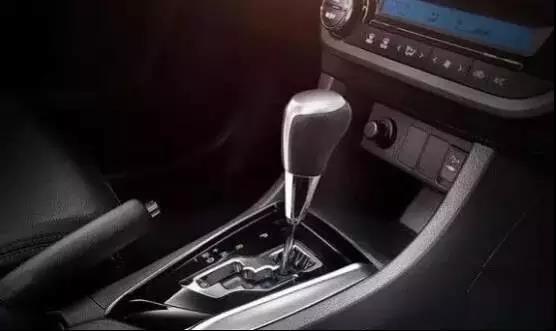 自動擋這么開，跟自我毀車沒啥兩樣！