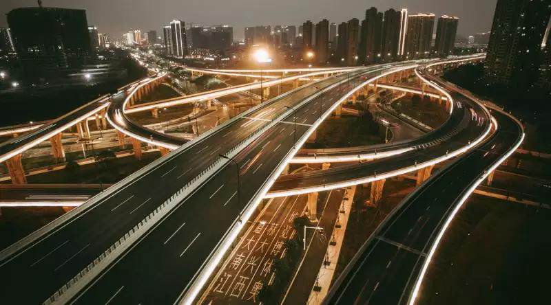 這些上道必知汽車燈語，你知道嗎？