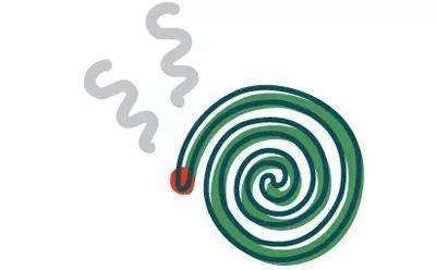 奔馳車突然起火！車主：車?yán)镉形米?，點(diǎn)了盤蚊香……