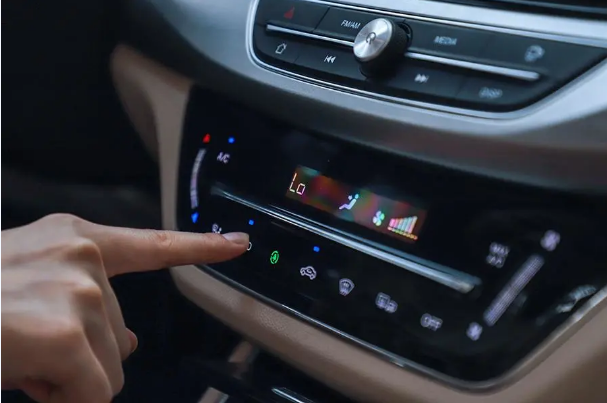 用車百科｜夏天車內(nèi)開空調(diào)的五個誤區(qū)，你中了幾個？