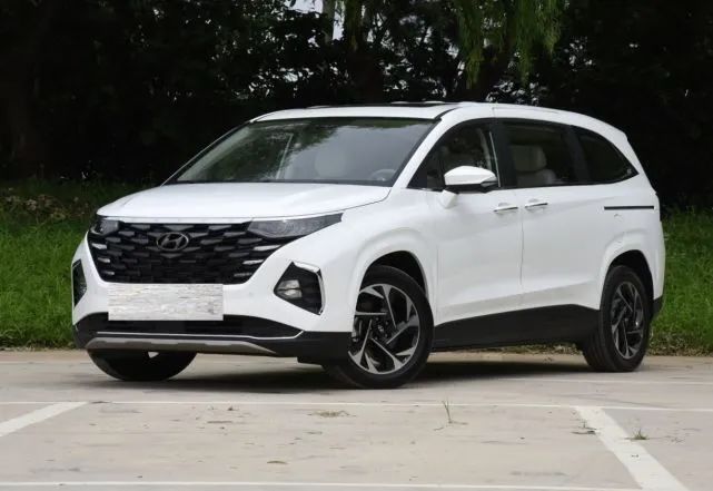 還看啥傳祺M8，現(xiàn)代庫斯途2.0T動力，16.98萬起，軸距超3米